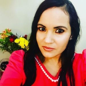 Meet your Posher, Nidia